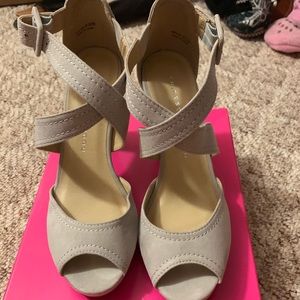 Nude color Chinese Laundry platform heels size 8.5